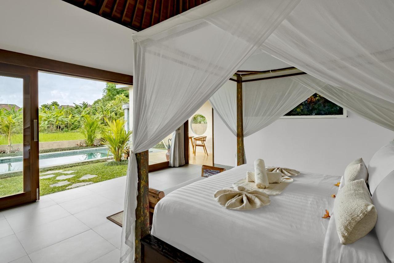 Suarga Loka Ubud Villa ภายนอก รูปภาพ