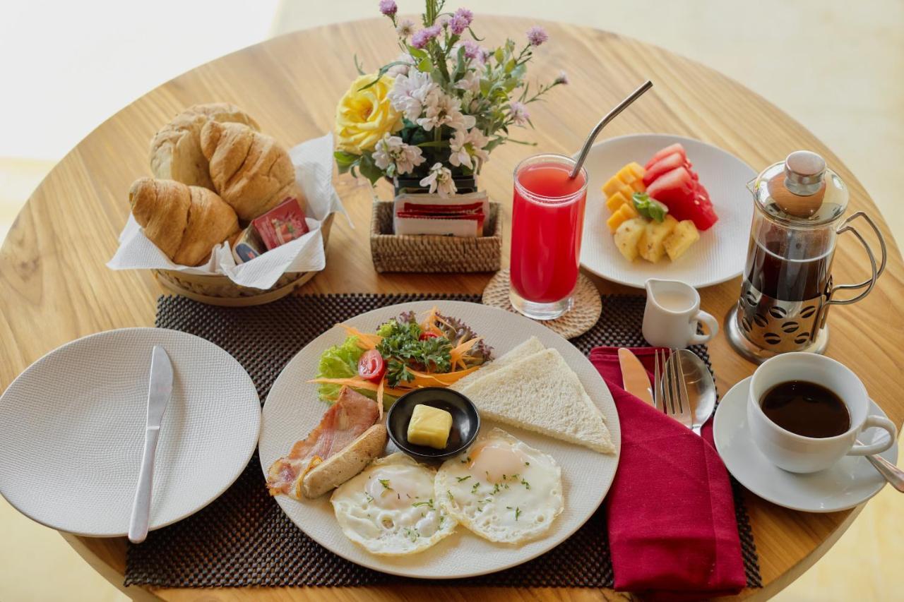 Suarga Loka Ubud Villa ภายนอก รูปภาพ
