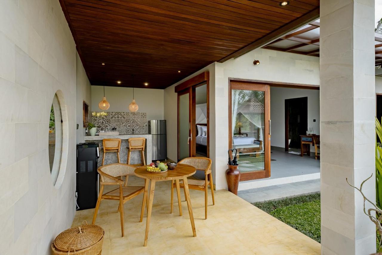 Suarga Loka Ubud Villa ภายนอก รูปภาพ