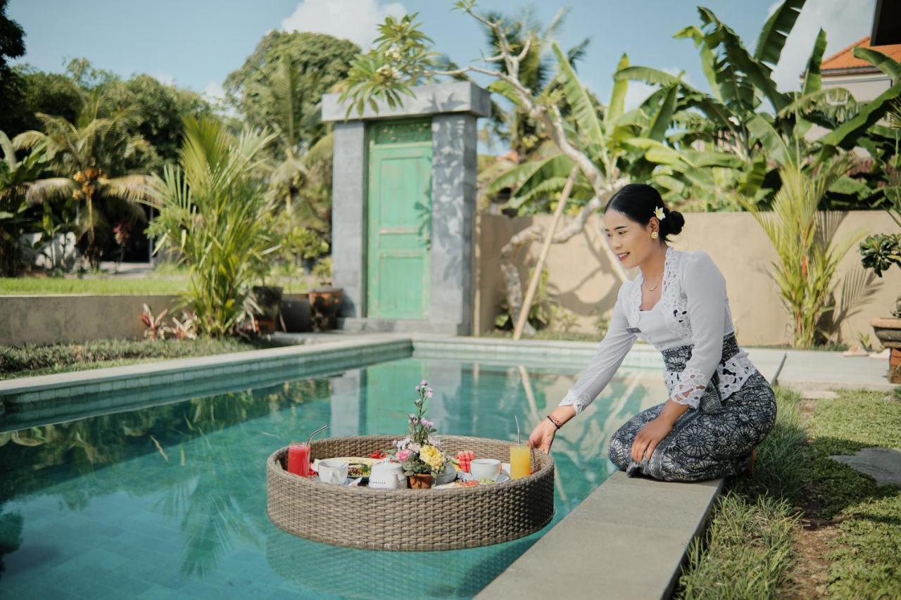 Suarga Loka Ubud Villa ภายนอก รูปภาพ