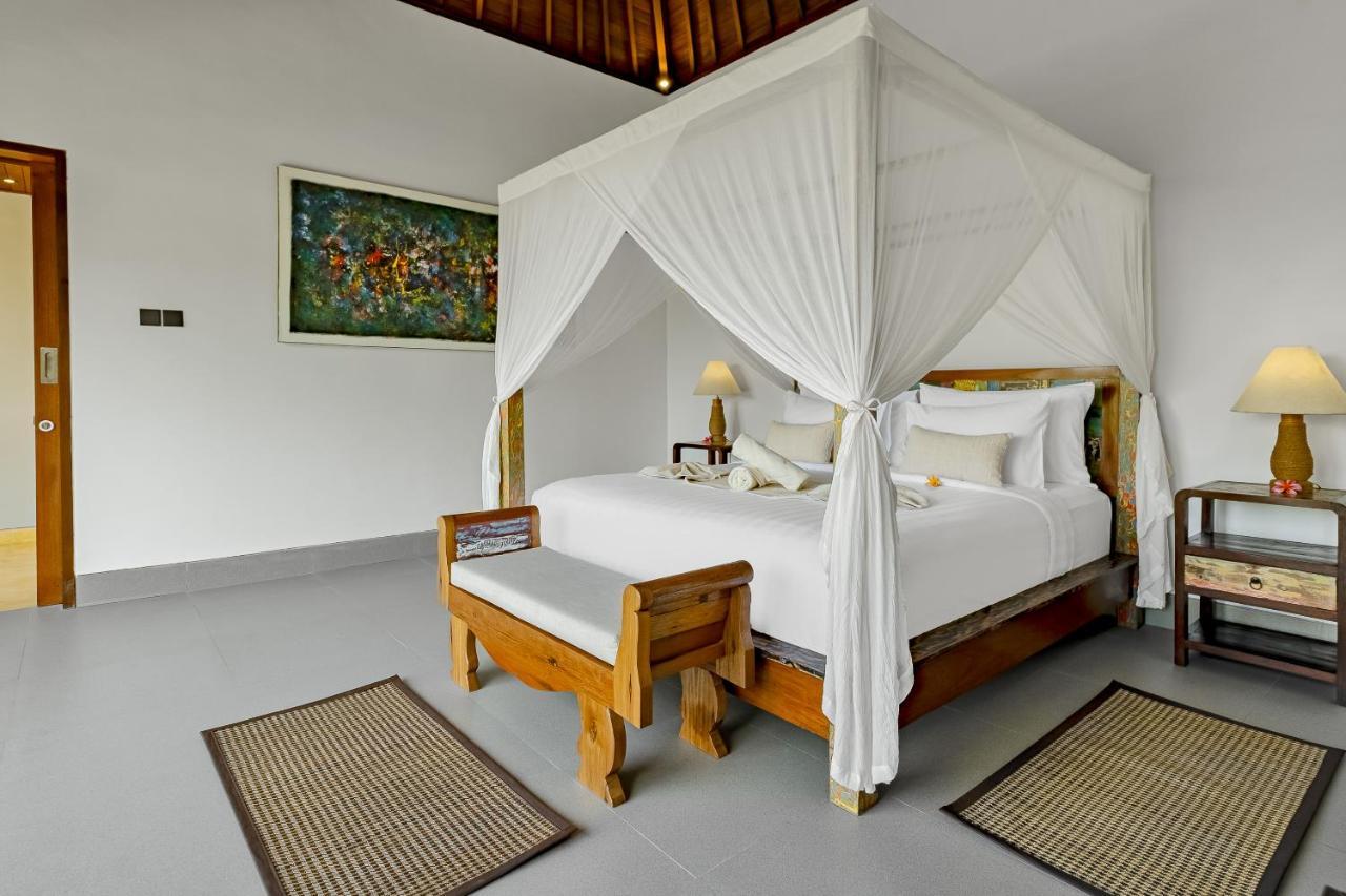 Suarga Loka Ubud Villa ภายนอก รูปภาพ