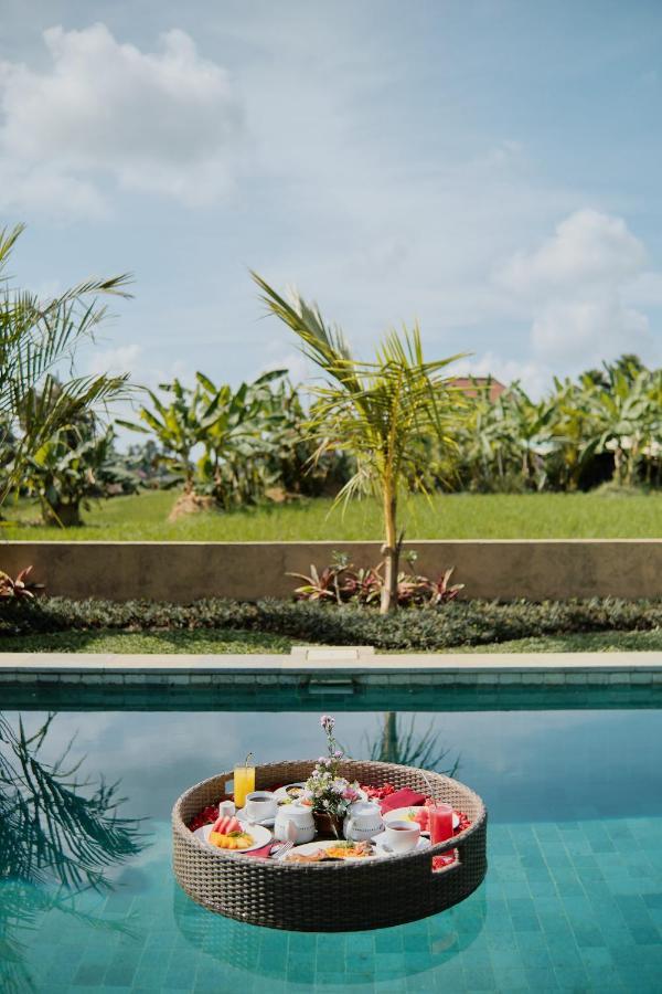 Suarga Loka Ubud Villa ภายนอก รูปภาพ