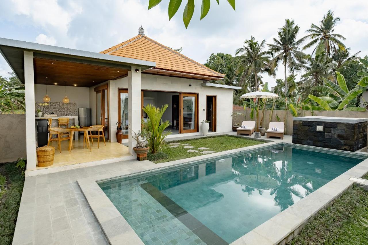 Suarga Loka Ubud Villa ภายนอก รูปภาพ