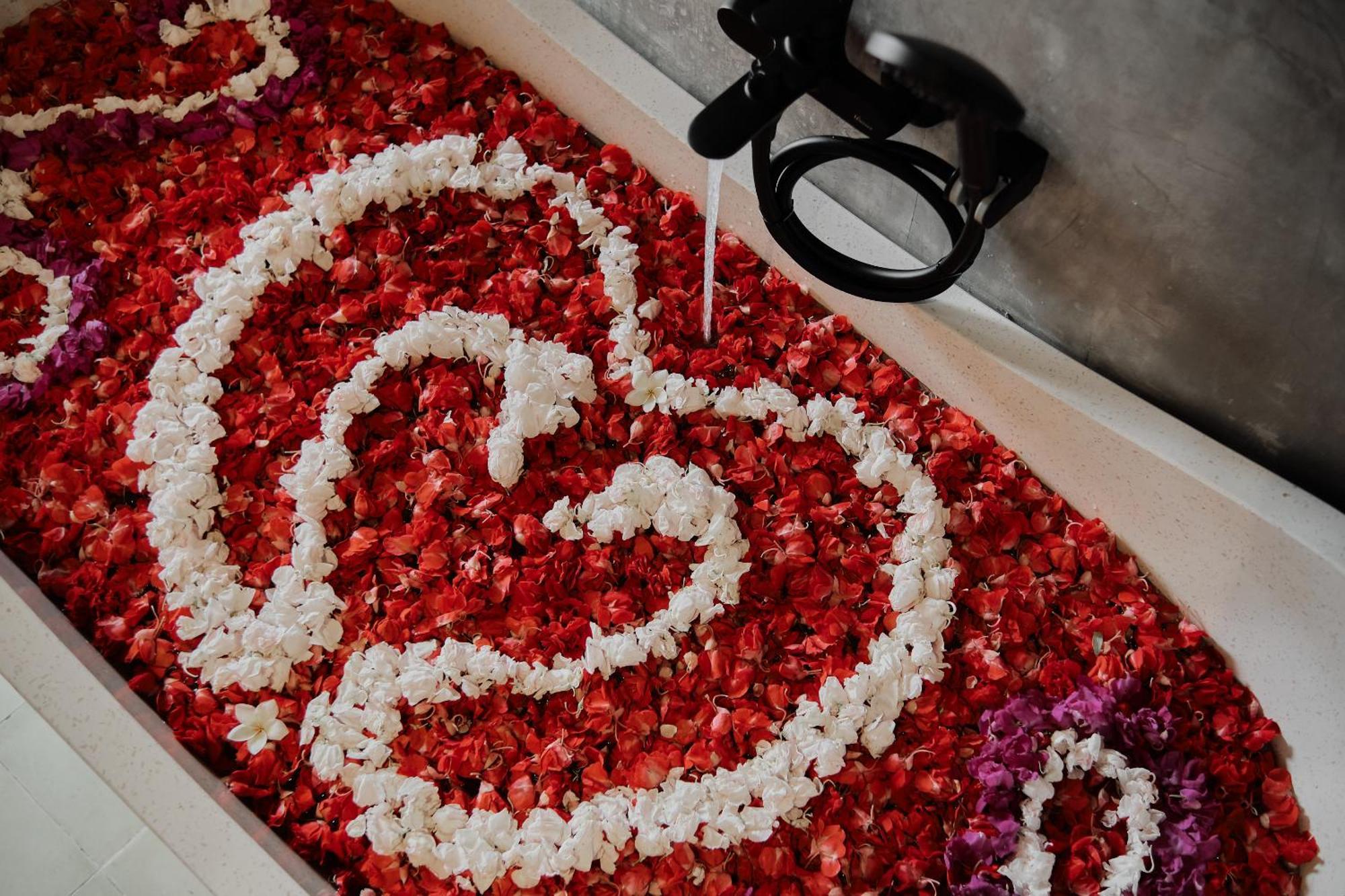 Suarga Loka Ubud Villa ภายนอก รูปภาพ